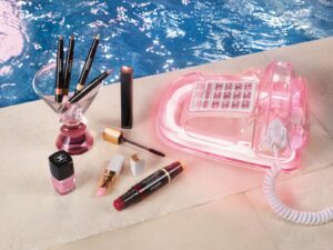 シャネル夏パステルカラーコスメ、煌めく“やわらかピンク色”リップ＆スティックアイシャドウ
